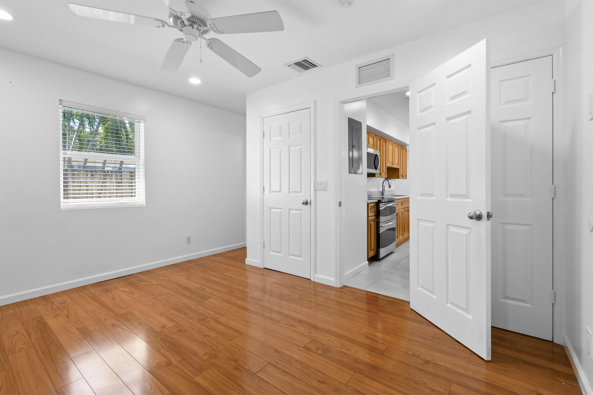 SOUTHLAND PARK - Residential Lease