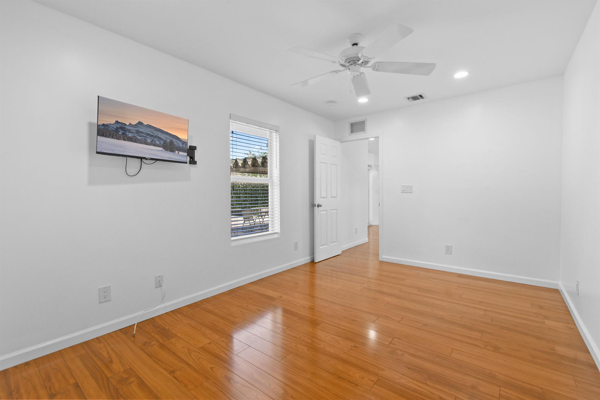 SOUTHLAND PARK - Residential Lease