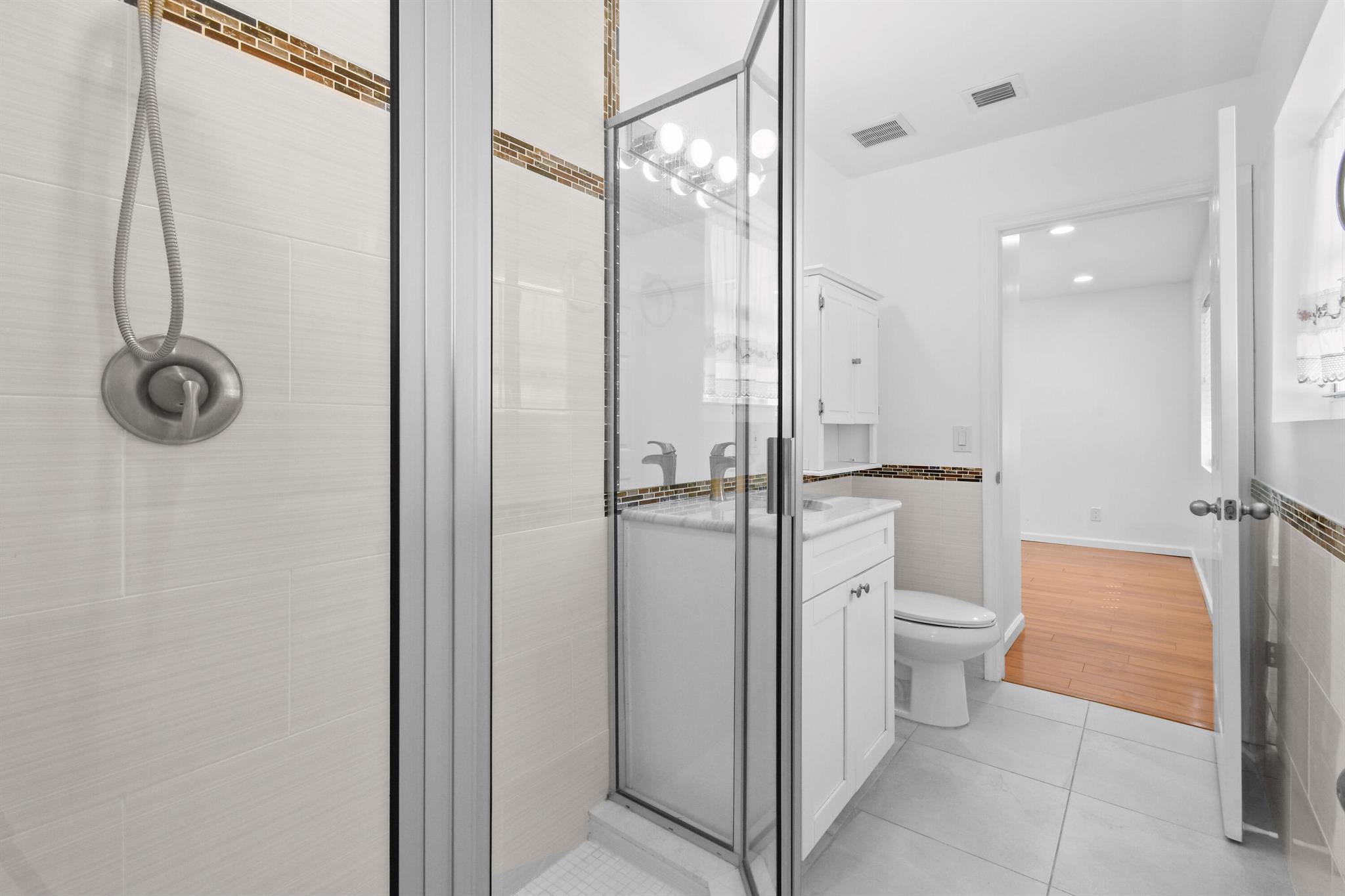 SOUTHLAND PARK - Residential Lease