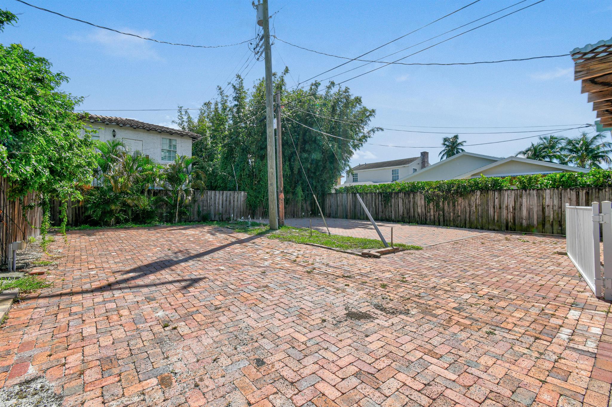 SOUTHLAND PARK - Residential Lease