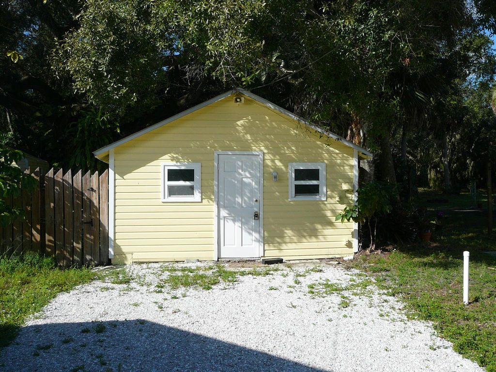 Photo of 2917 N Old Dixie Highway, Fort Pierce, FL 34946 (MLS # R11135502)