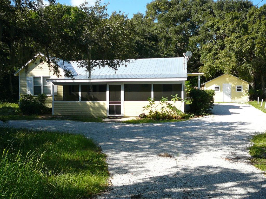 Photo of 2917 N Old Dixie Highway, Fort Pierce, FL 34946 (MLS # R11135502)