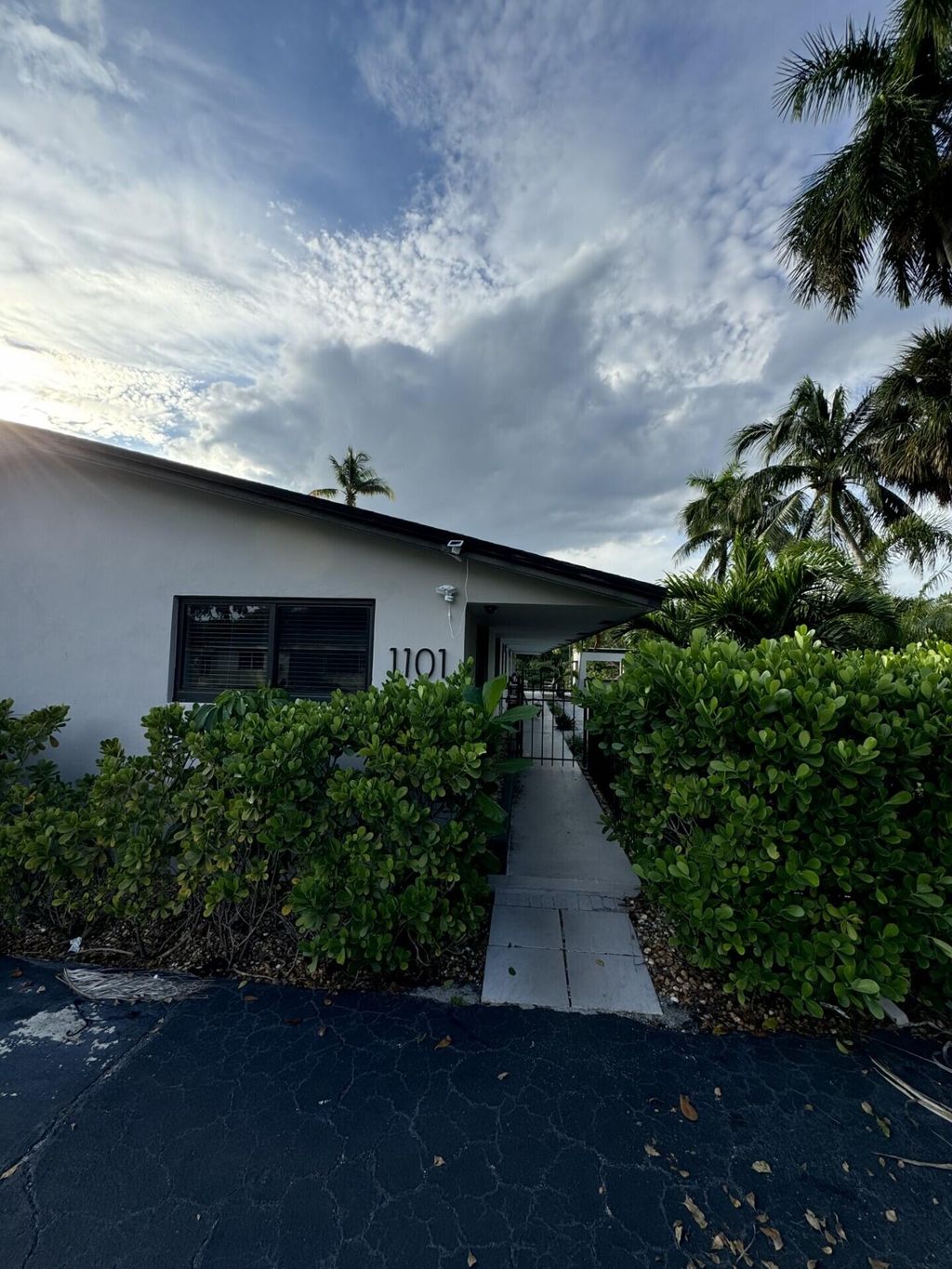 Photo of 1101 NE 18th Court #1-4, Fort Lauderdale, FL 33305 (MLS # B26013583)