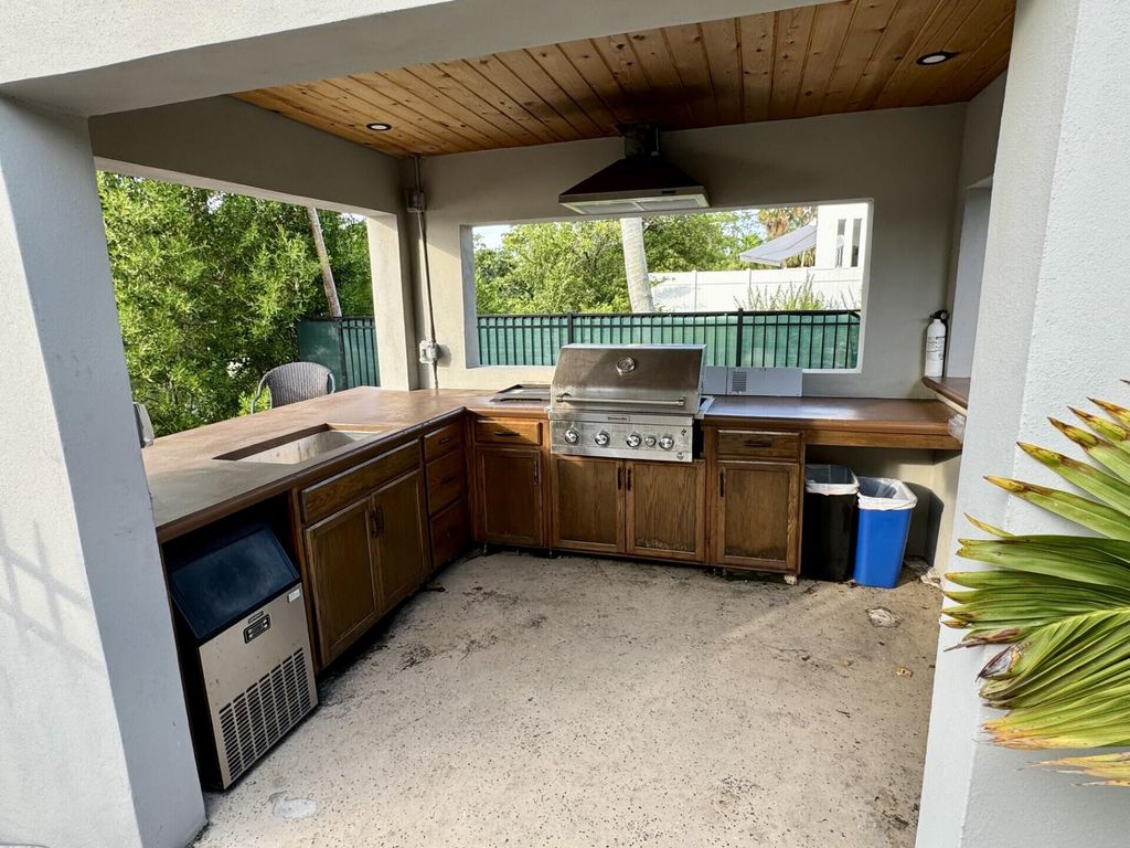 Photo of 1101 NE 18th Court #1-4, Fort Lauderdale, FL 33305 (MLS # B26013583)