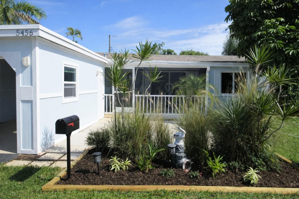 Photo of 5456 NE 3rd Terrace, Oakland Park, FL 33334 (MLS # F10549296)