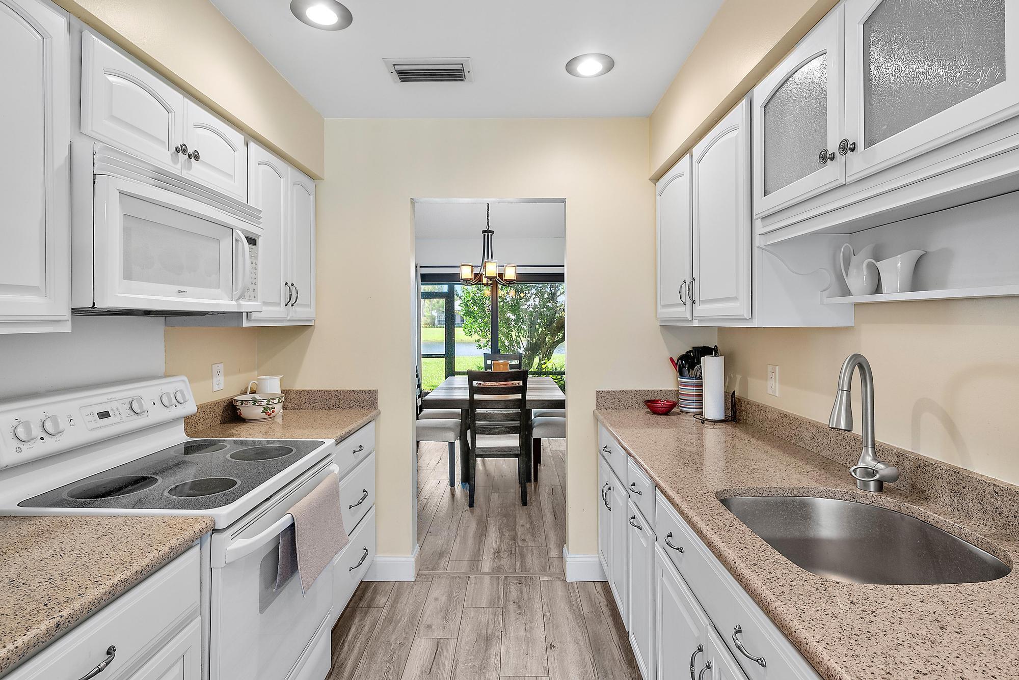 3733 Cape Pointe Circle