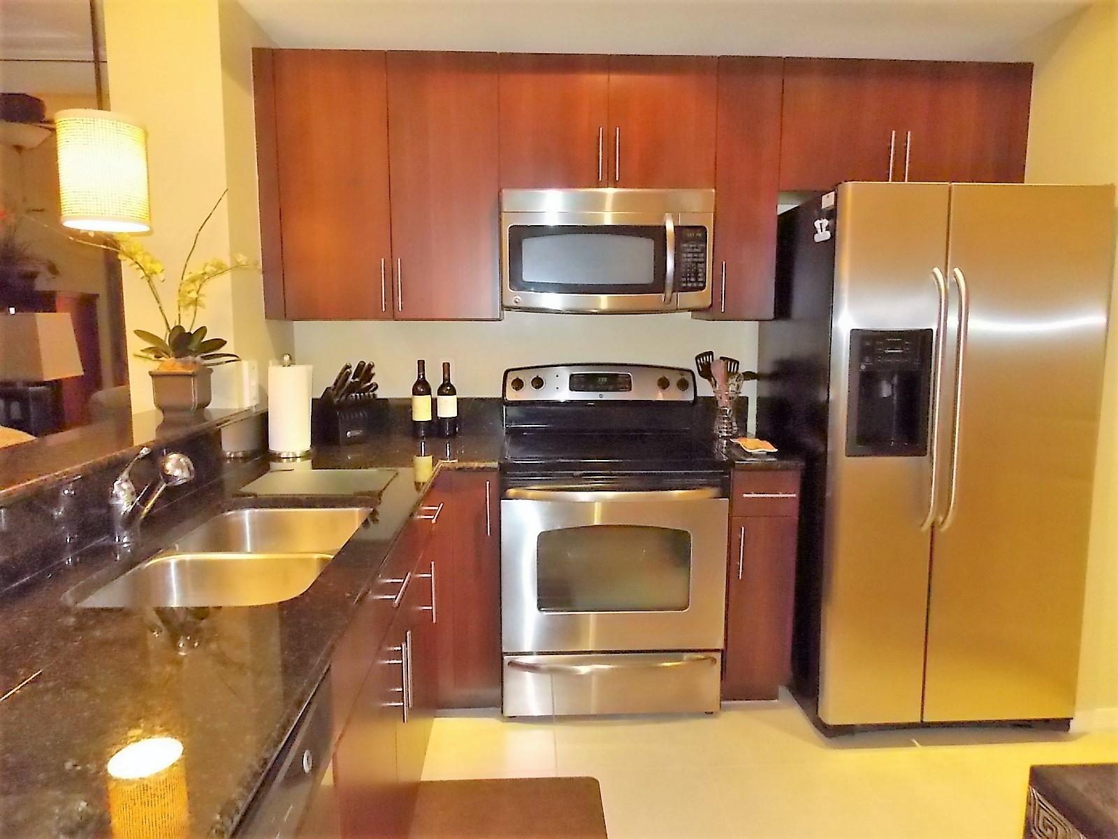 RESIDENCES AT MIDTOWN CONDO - Residential Lease