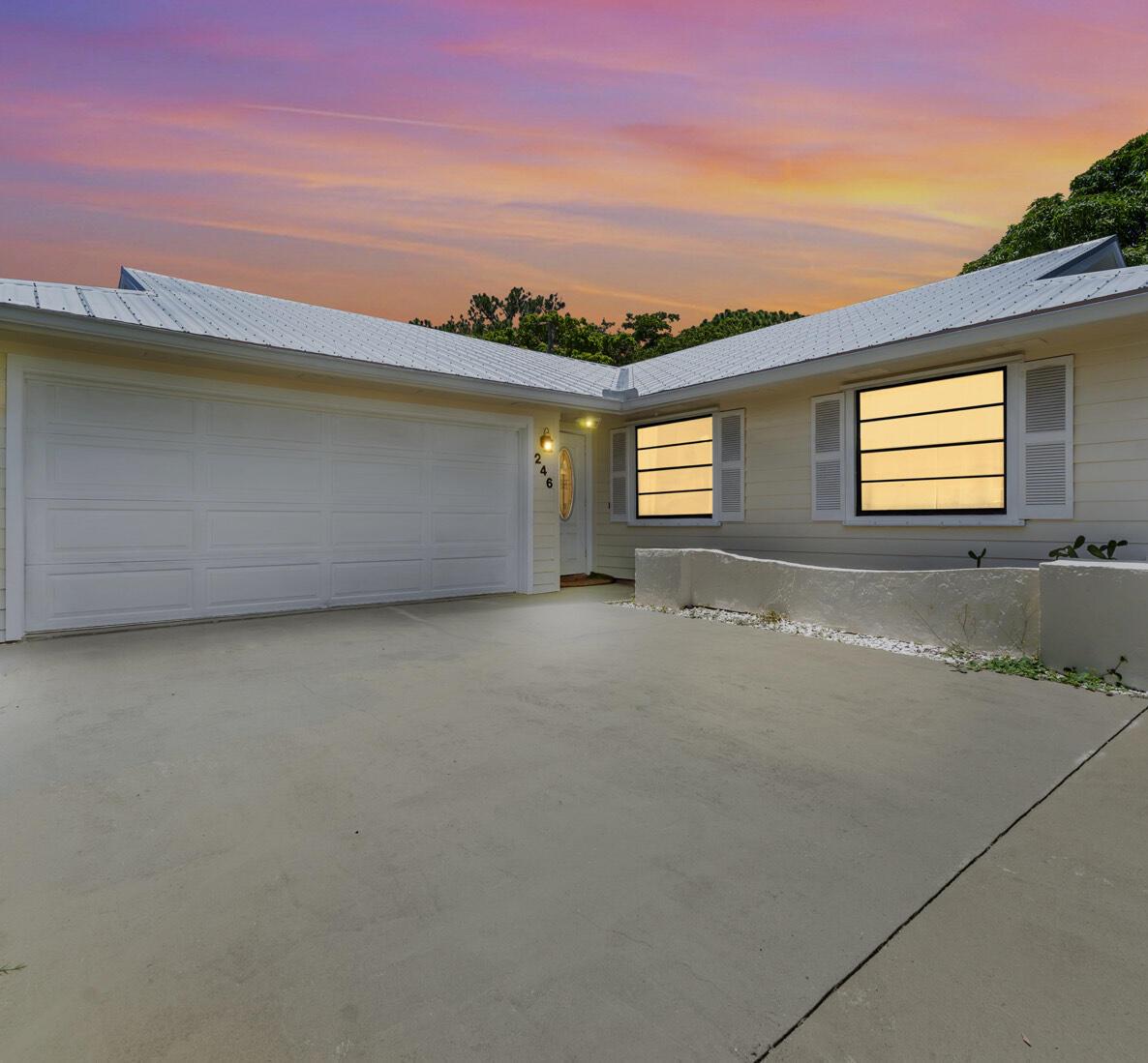 246 SE Ila Street, Stuart, FL, 34994/$492,500 3 246 SE Ila Street