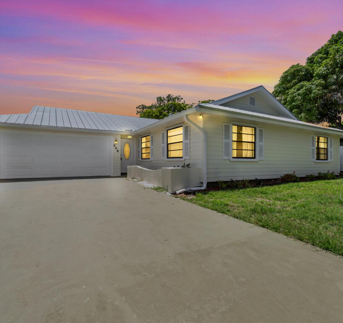 246 SE Ila Street, Stuart, FL, 34994/$492,500 4 246 SE Ila Street