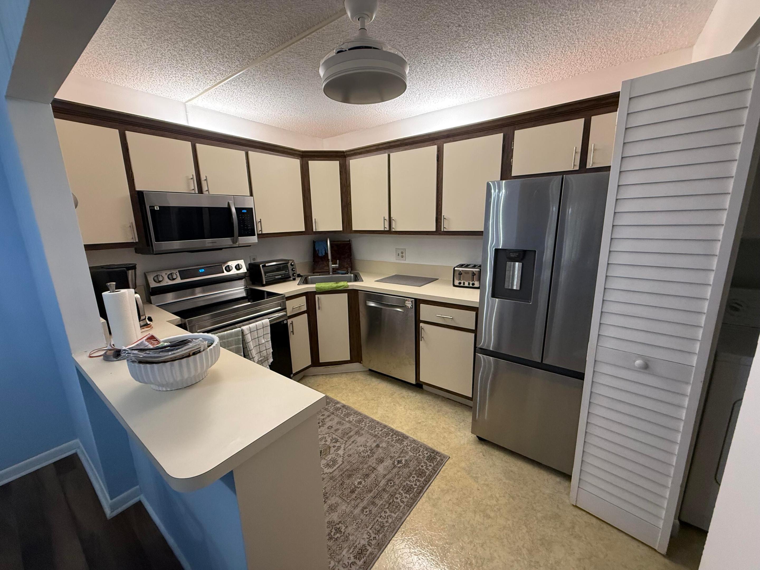 PINE RIDGE III CONDO - Residential