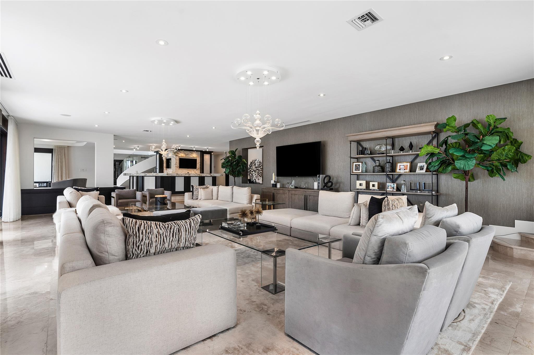 Doral Estates - Residential