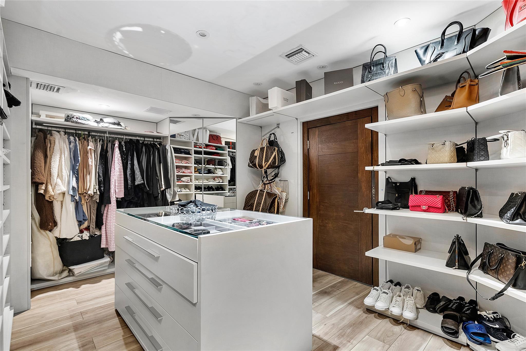 Doral Estates - Residential