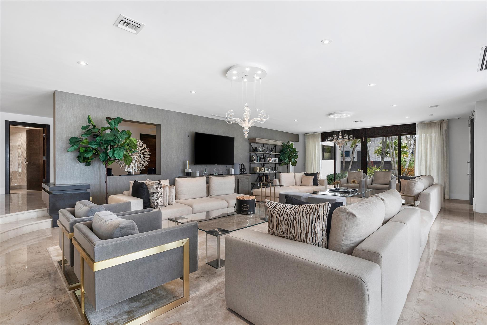 Doral Estates - Residential