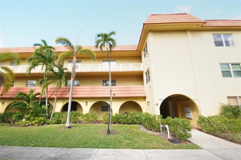 Tiny photo for 10762 La Placida Drive #205, Coral Springs, FL 33065 (MLS # F10544801)