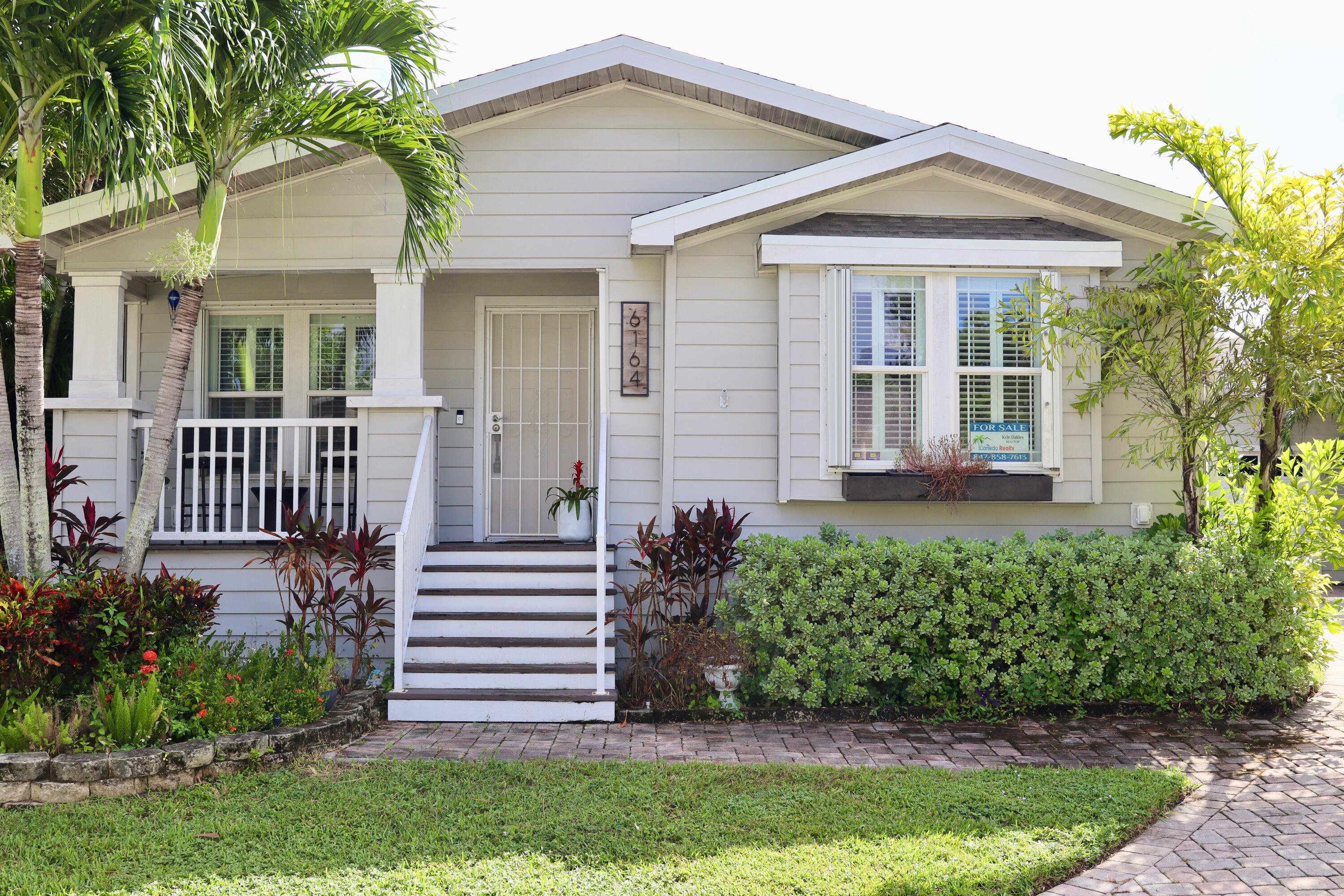 6164 N Ironwood Lane, Atlantis, FL, 33462/$205,000 1 6164 N Ironwood Lane