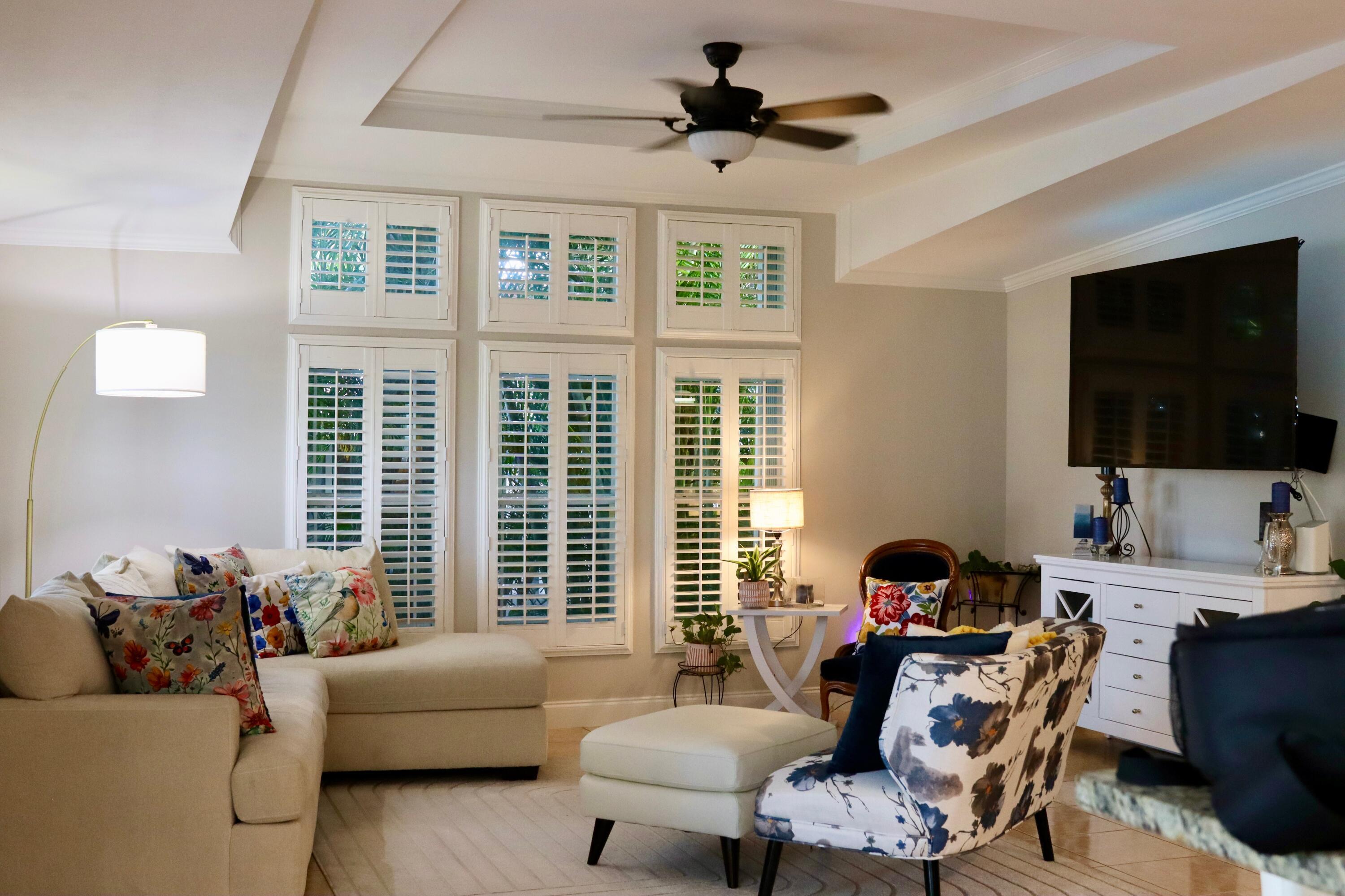 6164 N Ironwood Lane, Atlantis, FL, 33462/$205,000 3 6164 N Ironwood Lane