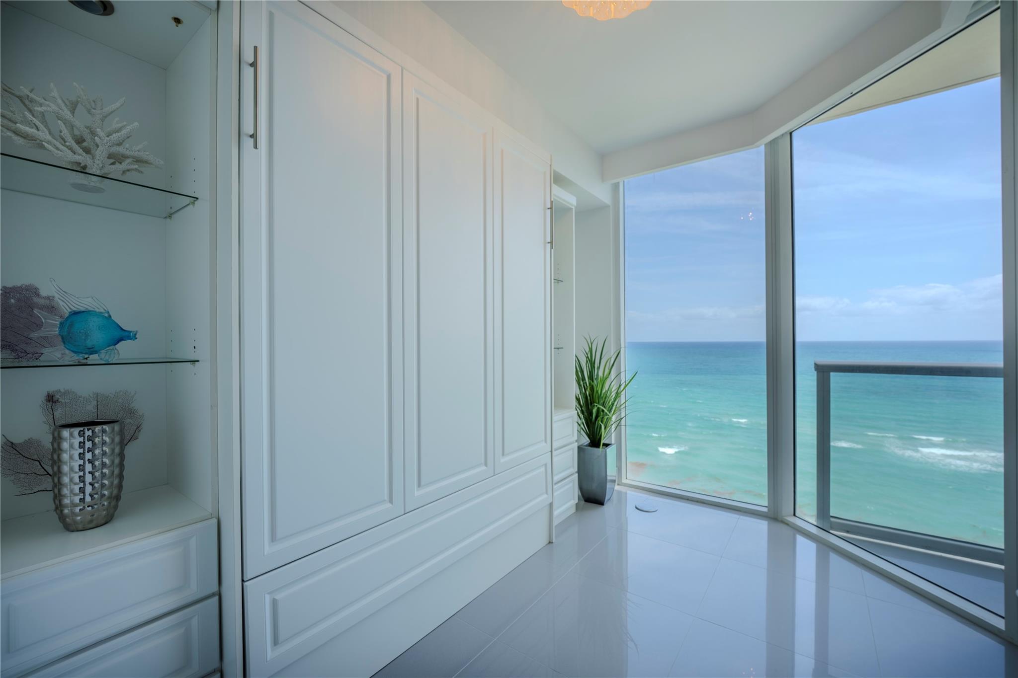 OCEAN ONE - Residential