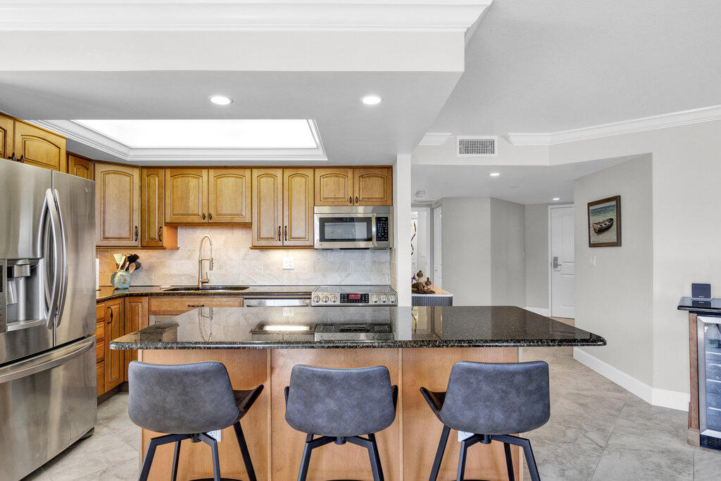 CALEDON SHORES CONDOMINIUM - Residential