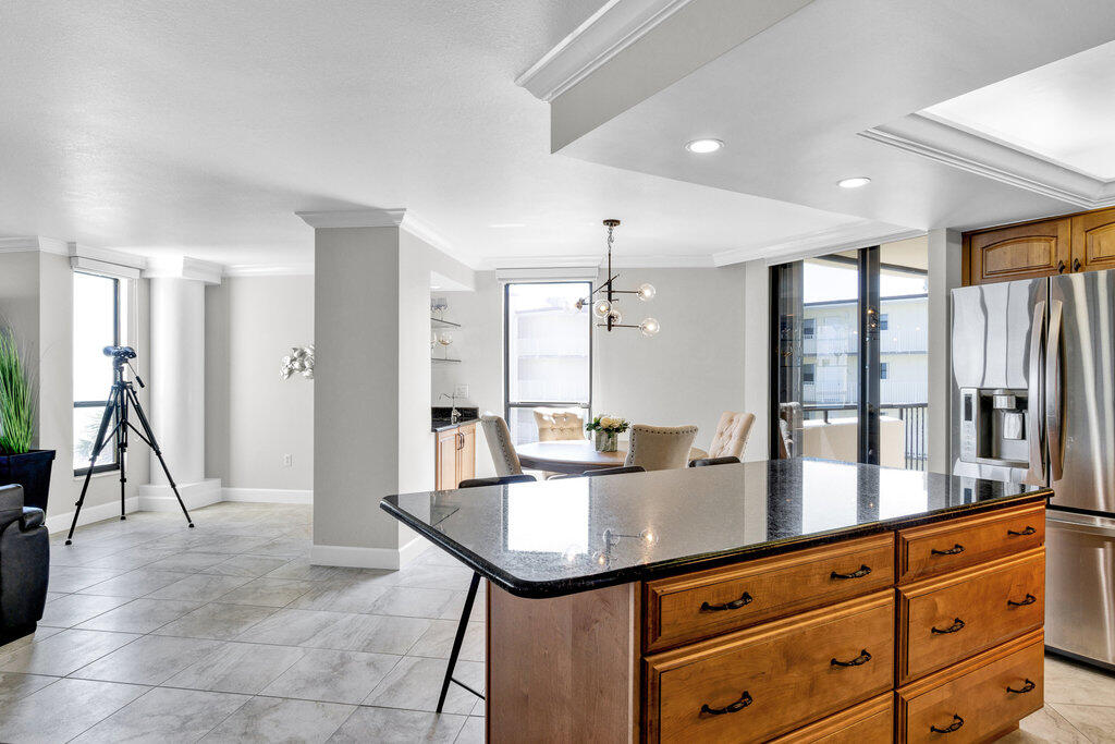 CALEDON SHORES CONDOMINIUM - Residential