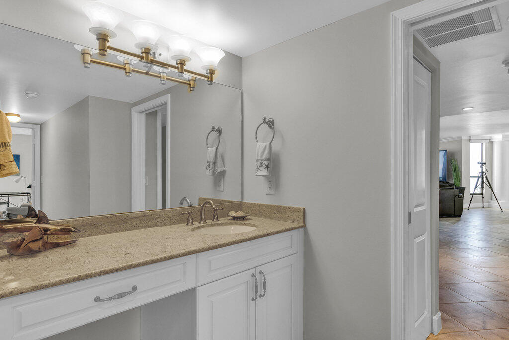 CALEDON SHORES CONDOMINIUM - Residential