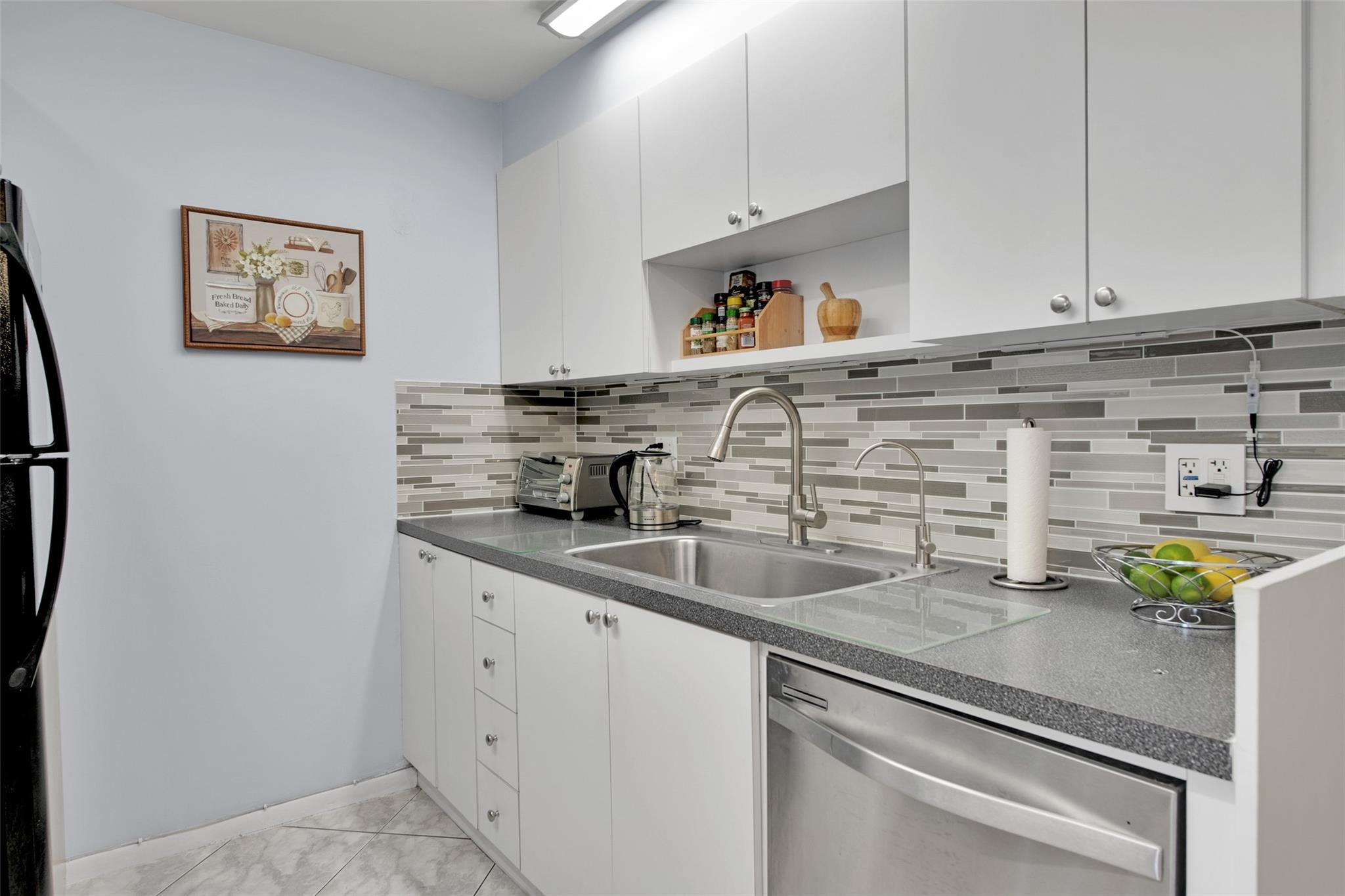 4302 Martinique Cir E2
