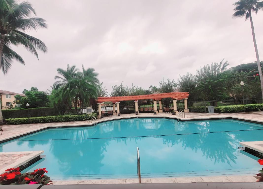 4175 N N Haverhill Road 907