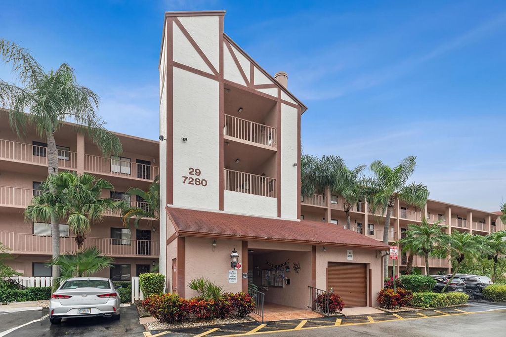 Photo of 7280 Amberly Lane #208, Delray Beach, FL 33446 (MLS # R11145007)