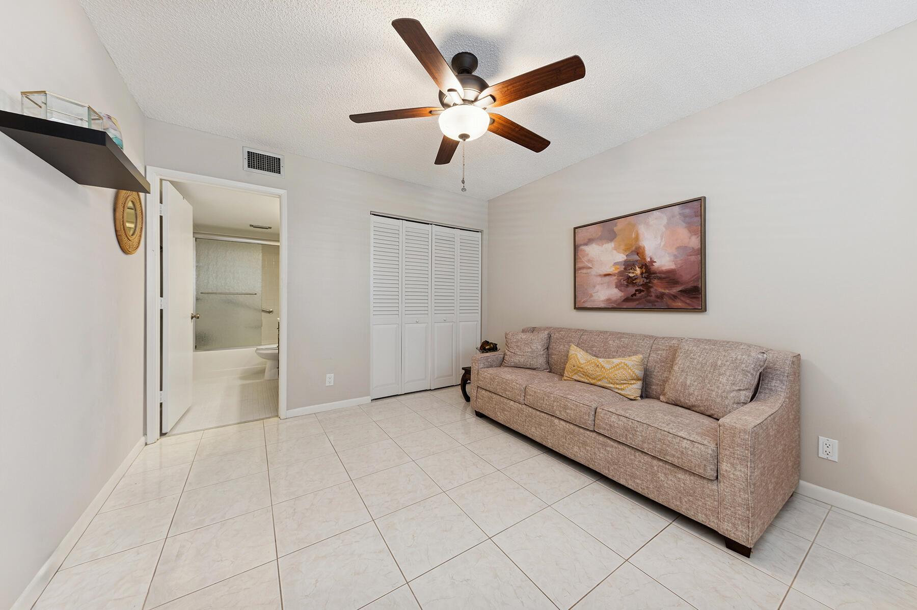 HUNTINGTON LAKES SEC FOUR - Residential