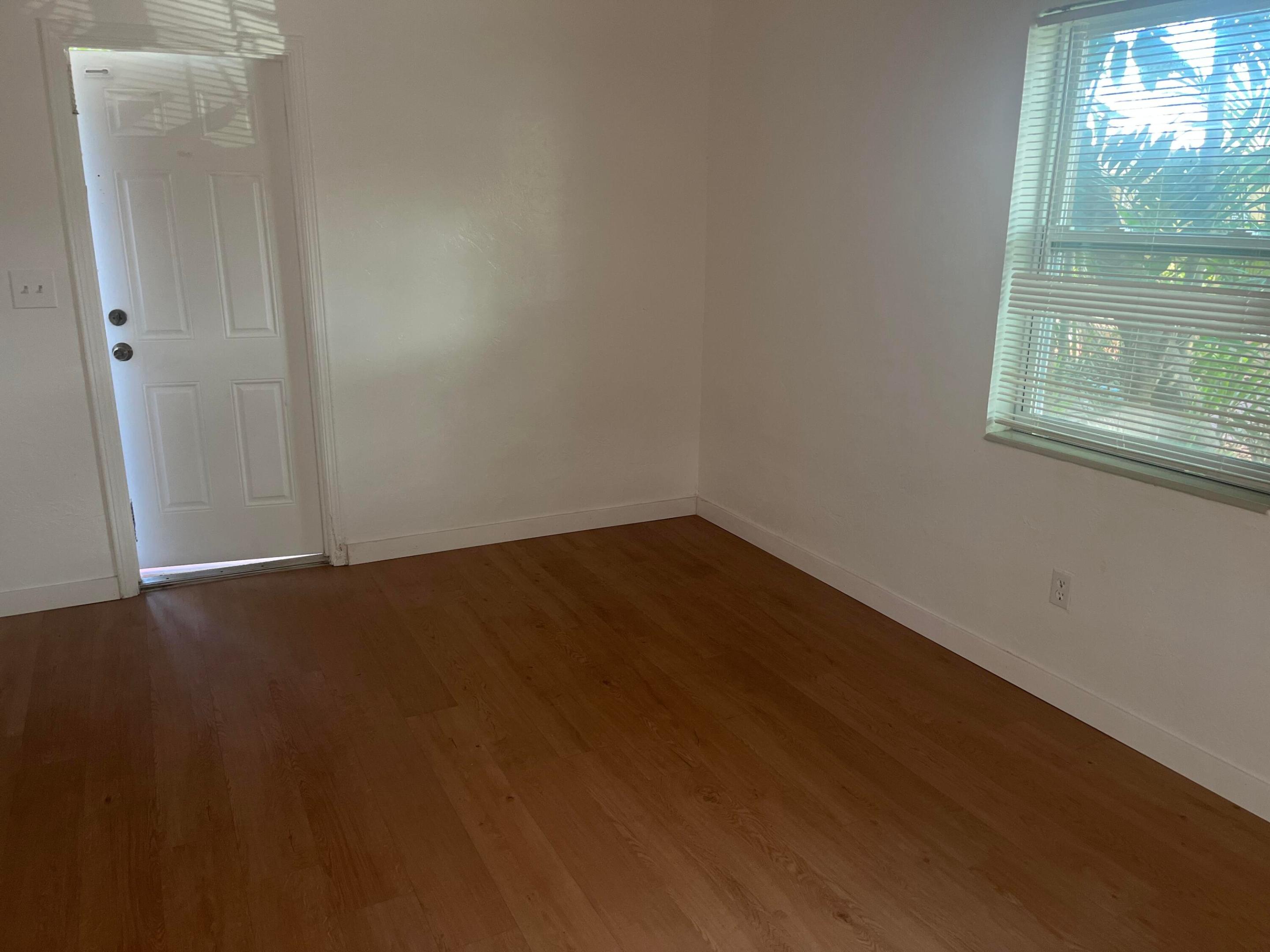 HOLLYWOOD - Residential Lease