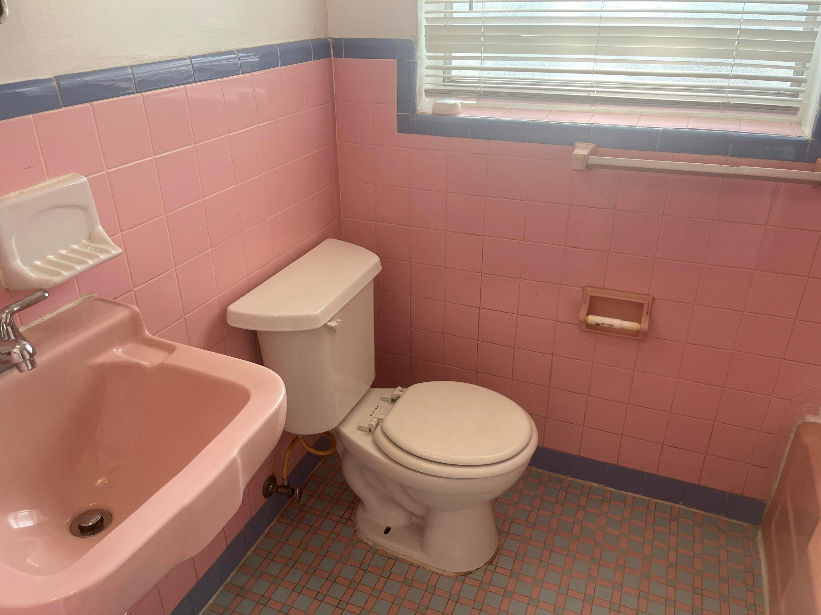 HOLLYWOOD - Residential Lease