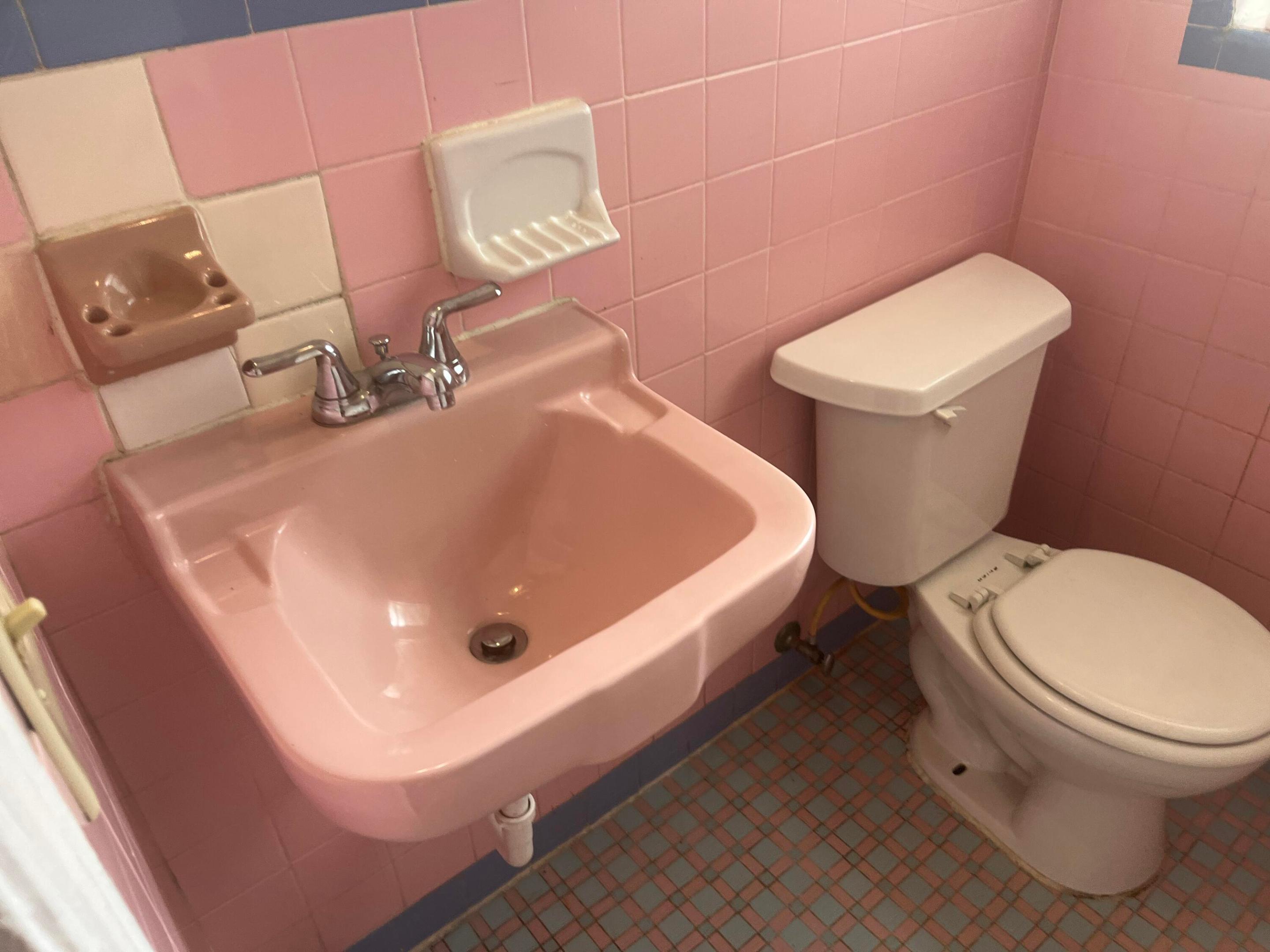 HOLLYWOOD - Residential Lease