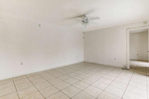 SHERWOOD LAKES - Residential