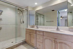 SHERWOOD LAKES - Residential