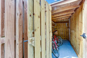 SHERWOOD LAKES - Residential