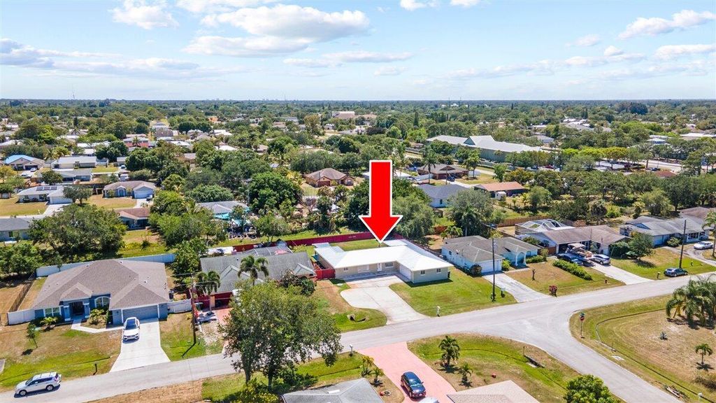 Photo of 129 NW Hibiscus Street, Port Saint Lucie, FL 34983 (MLS # R11086407)