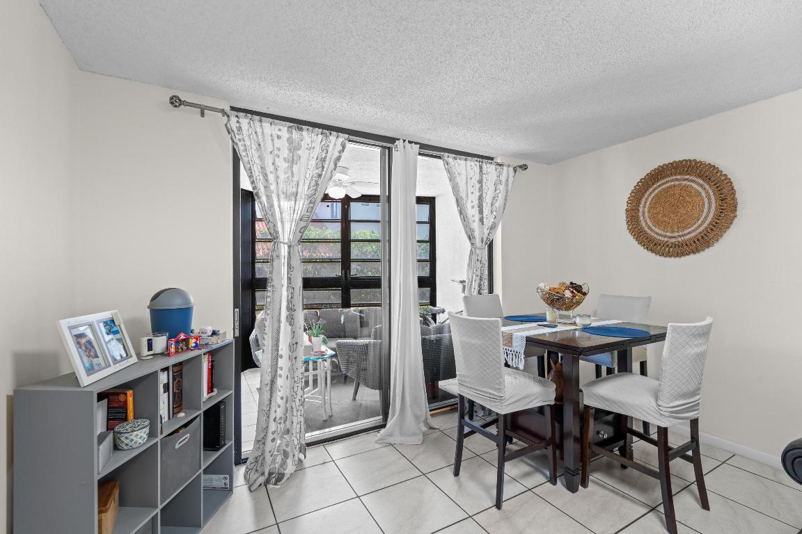 View photos, virtual tours, details... 896 N Federal Highway 121