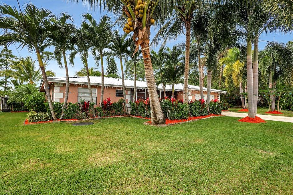 Photo of 173 SE Fallon Drive, Port Saint Lucie, FL 34983 (MLS # R10945823)