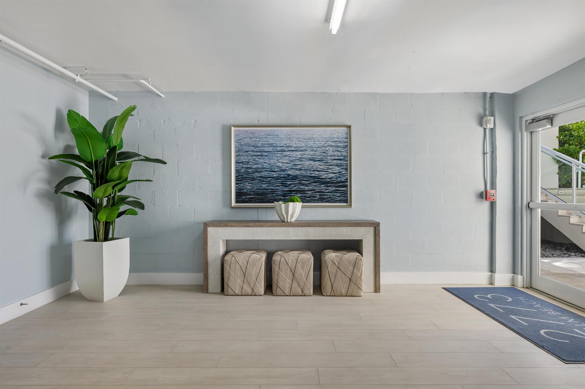 CARLYLE HOUSE CONDO - Residential