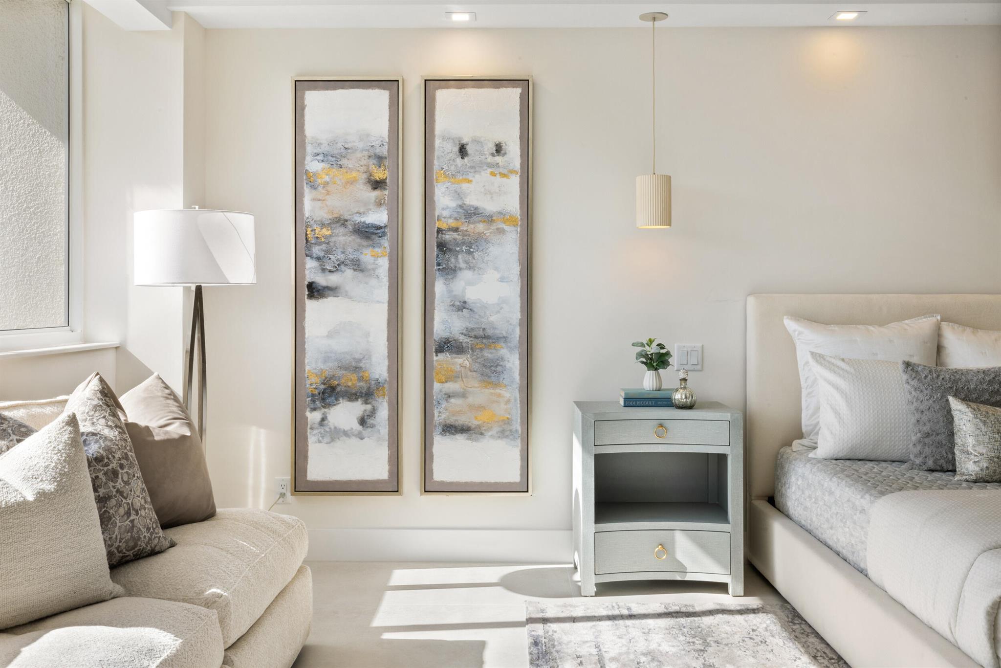 CARLYLE HOUSE CONDO - Residential