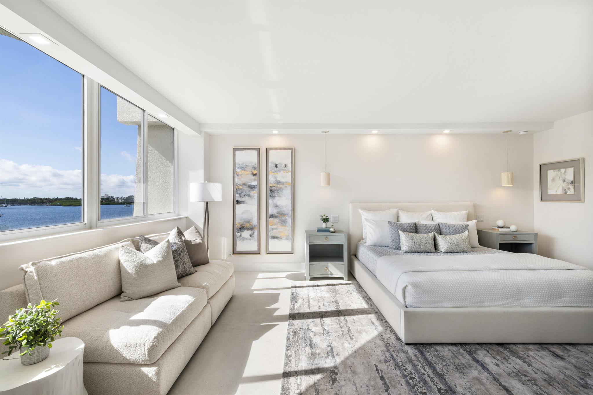 CARLYLE HOUSE CONDO - Residential