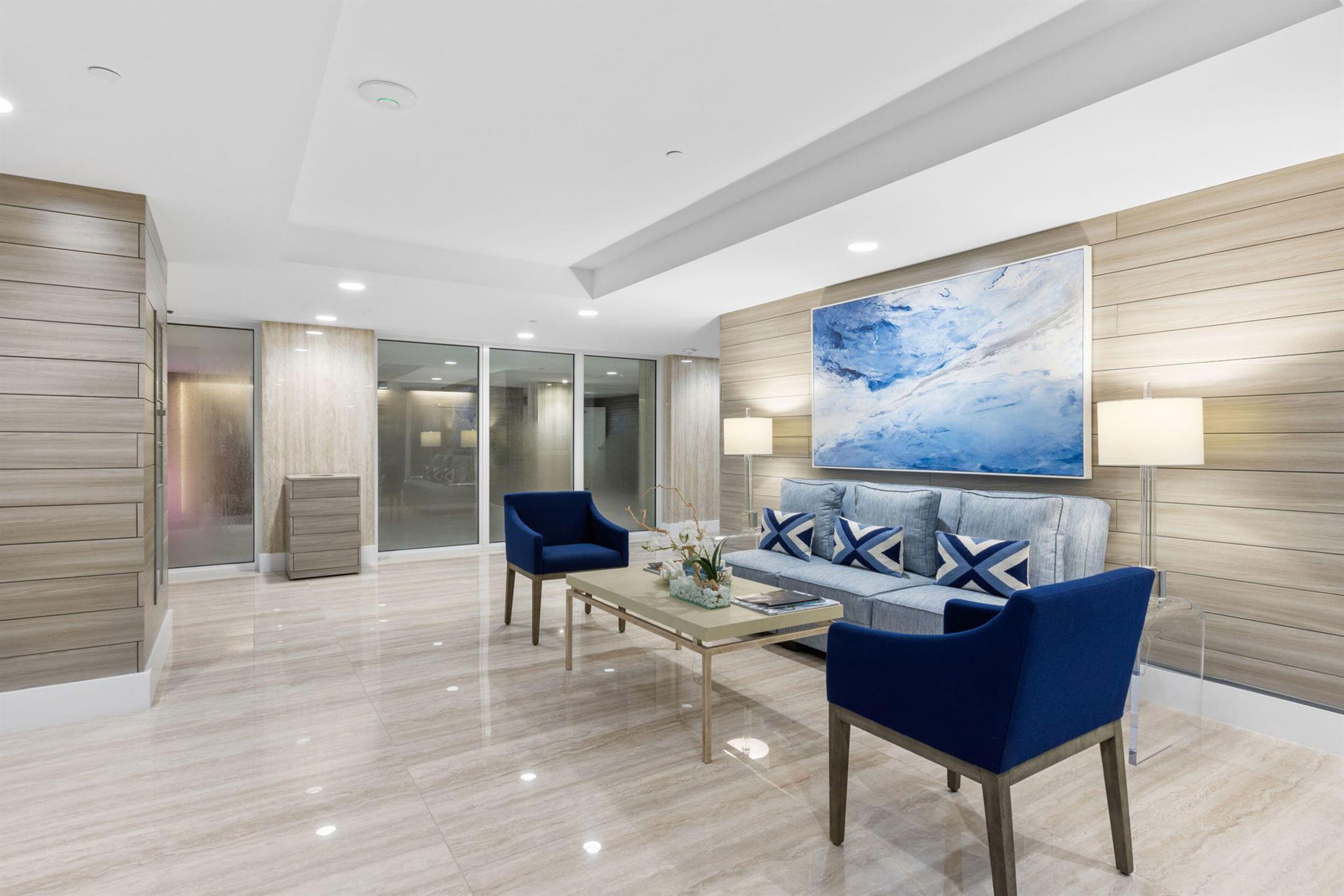 CARLYLE HOUSE CONDO - Residential