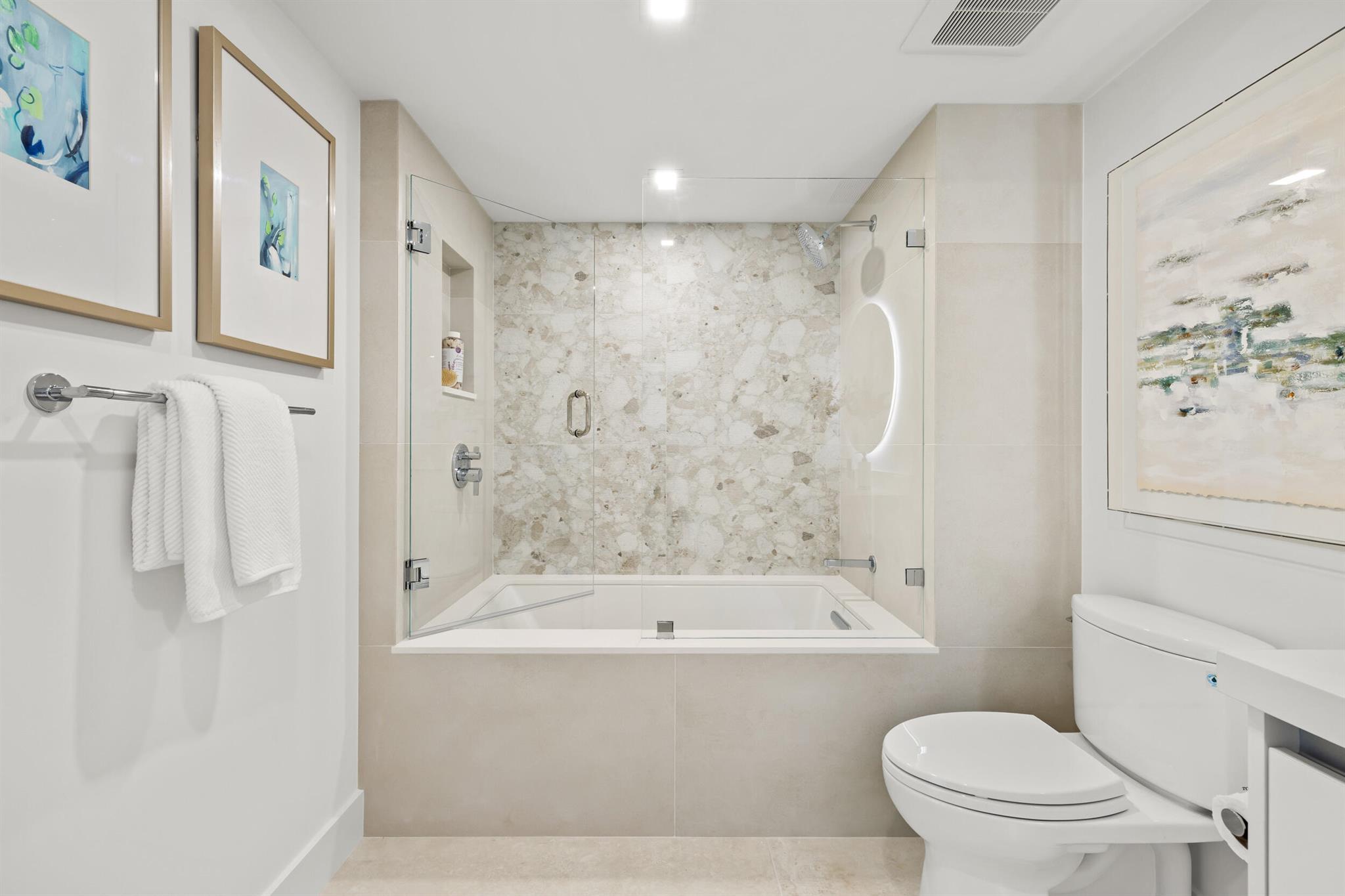 CARLYLE HOUSE CONDO - Residential