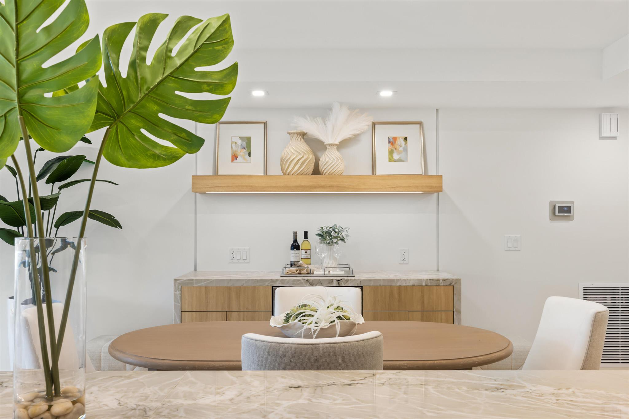 CARLYLE HOUSE CONDO - Residential