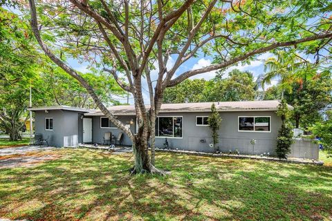 6631 SW 4th St Pembroke Pines FL 33023