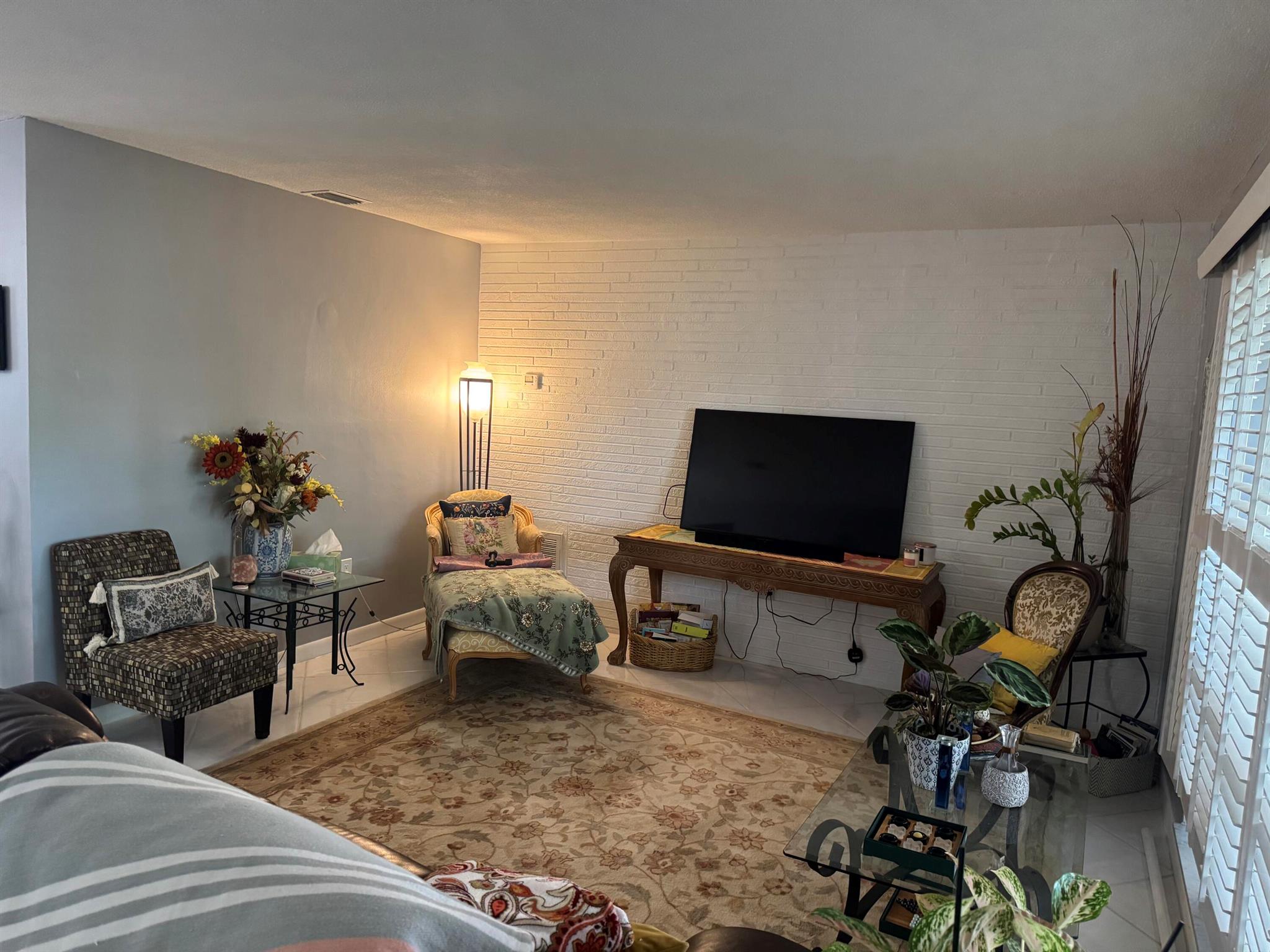 View photos, virtual tours, details... 8970 SW 53rd Street