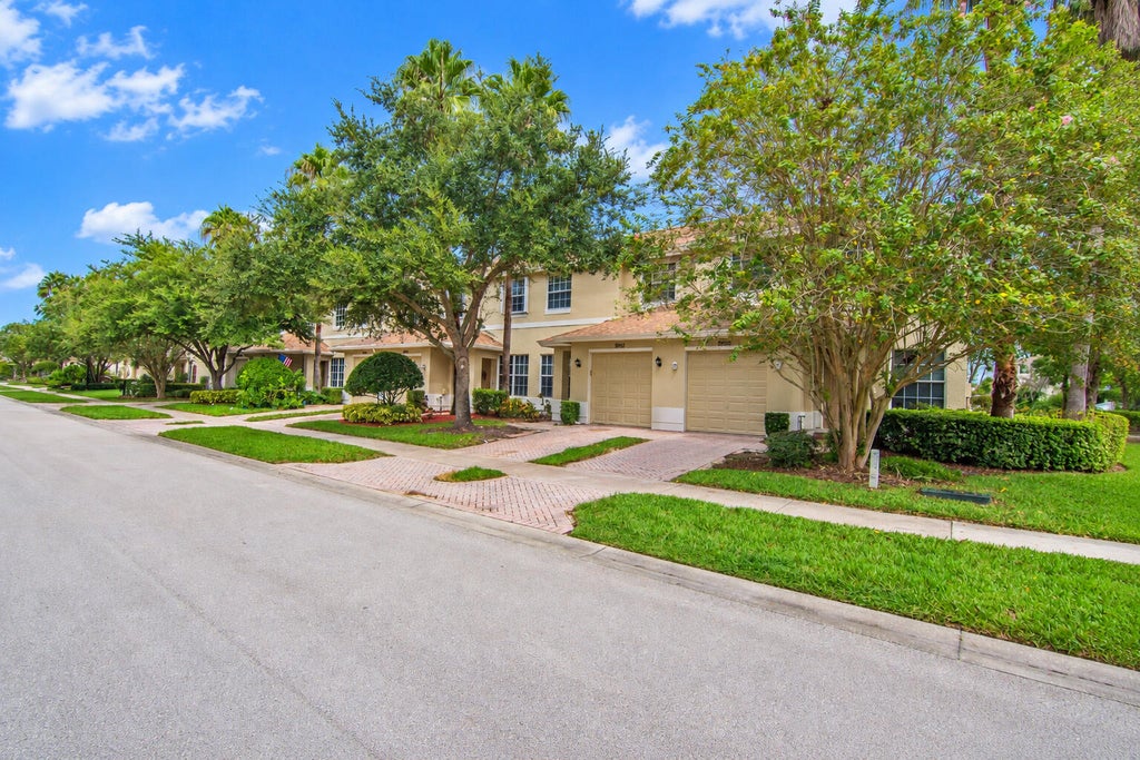 Photo of 9954 E Villa Circle, Vero Beach, FL 32966 (MLS # B26074946)