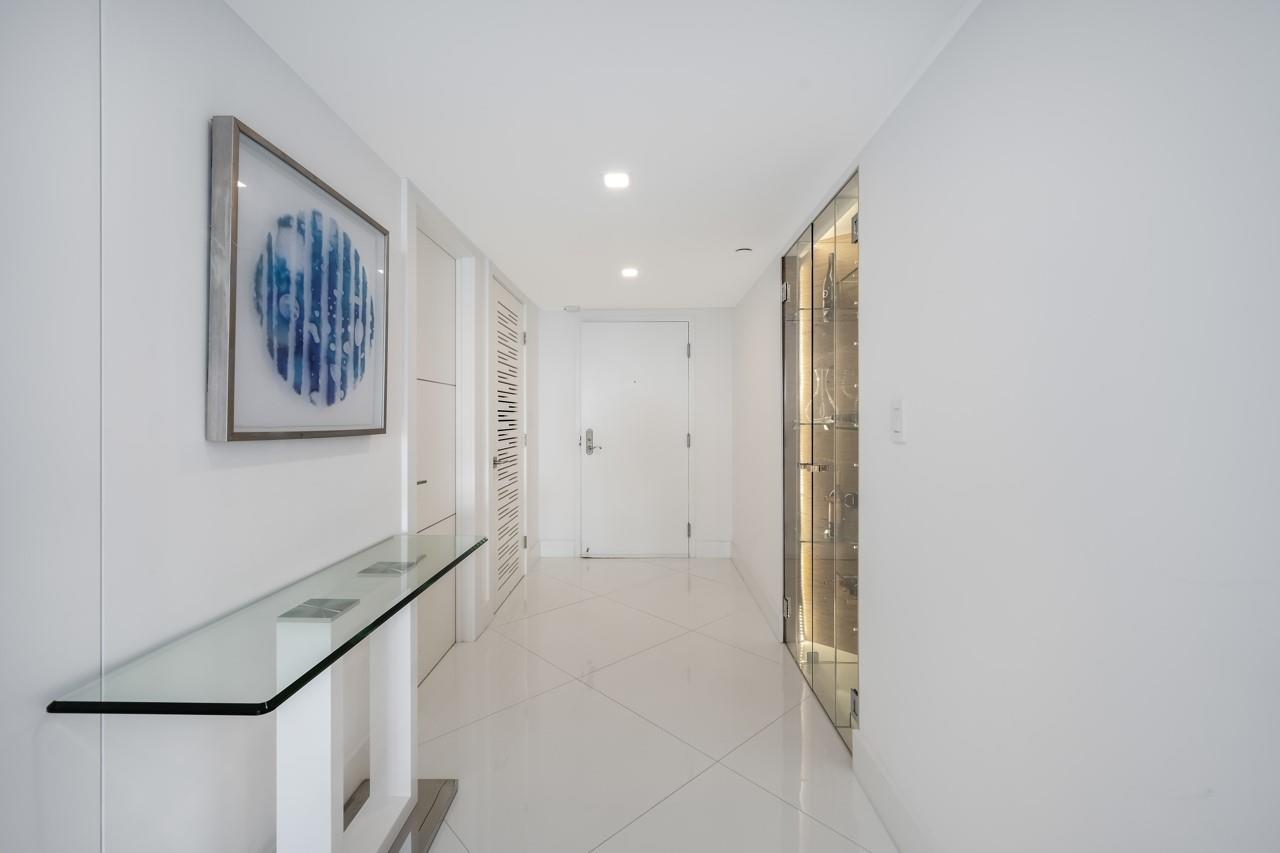 5757 Collins Ave 1805