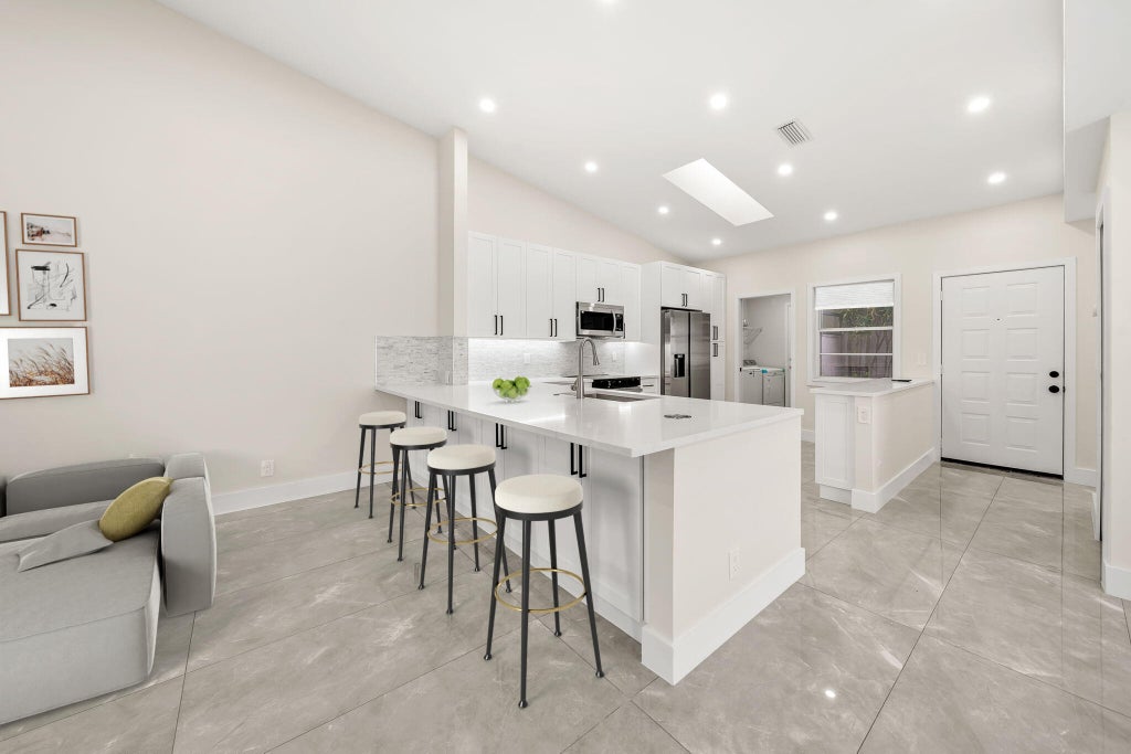 Photo of 6383 Pointe Pleasant Circle, Delray Beach, FL 33484 (MLS # R11023667)