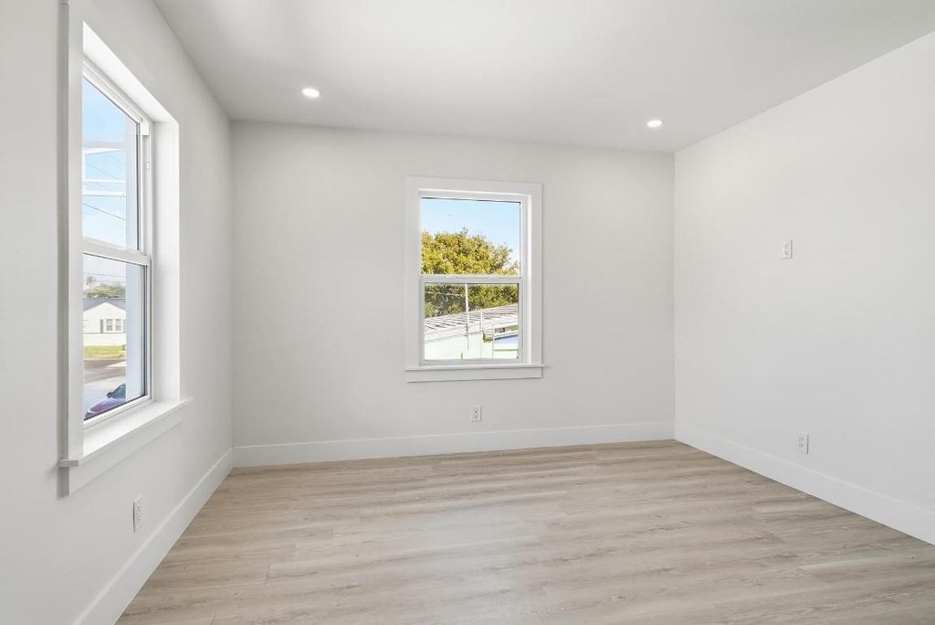 Photo of 5909 S Dixie Highway #2a, West Palm Beach, FL 33405 (MLS # R11148208)