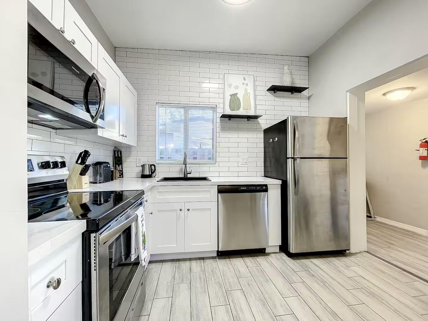 HENDRICKS HEIGHTS - Residential Lease